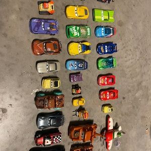 33 Disney Cars Toys